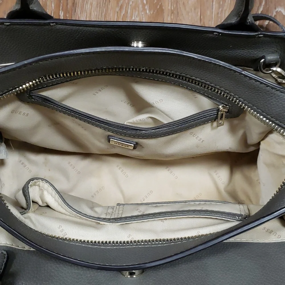Guess Los Angeles Shoulder or Handbag Travel Carry On Vacation Luxury Fancy - Picture 10 of 17